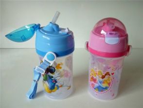 儿童水杯什么材质用着安全 选宝宝水杯要注意这6个事项
