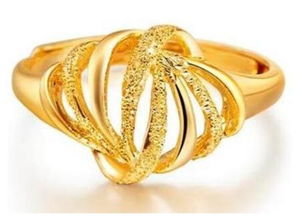 周大福黄金戒指圆片多少克,想买个黄金的指环戒子 请问 周大福 老庙 或者老凤祥有卖的吗？ 多少克合适