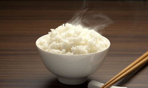 焖米饭时,不要直接放水煮,教你正确方法,米饭粒粒分明,更香软