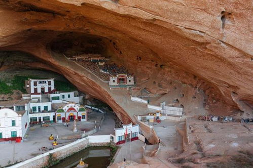 郴州有一个神奇的县,什么建筑都喜欢建在山洞里