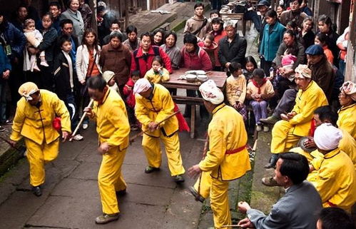 清朝一户人家办丧事突降暴雨,一老人 要出大官,多年后果然应验