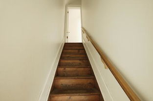 门口的楼梯一般要建几个踏步合适 