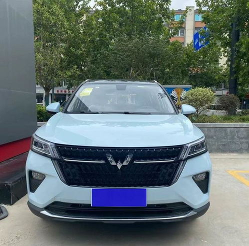 标题：买了不会后悔的国货SUV，市区油耗4.8L，空间足，五菱星辰混动版