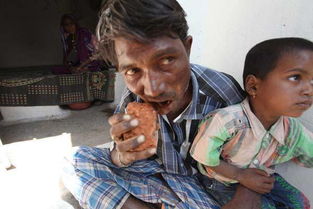 印度奇葩男吃砖头20多年,吃过的砖可以盖一栋别墅 