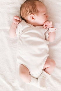刚出生的婴儿鼻塞如何处理,新生儿鼻塞怎么办速效办法
