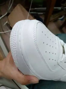 Nike af1纯白,求鉴定 