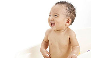 一岁半的宝宝可以天天洗澡吗(一岁半宝宝可以天天洗头发吗)