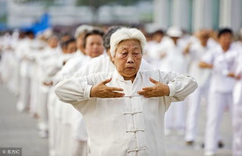 中年男子碰瓷,索要三万块,医生检查后却说 三万没用,没救了 小赵 