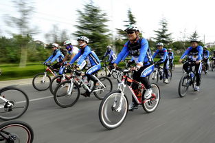 用ridebikes造句（riding与ride区别？）