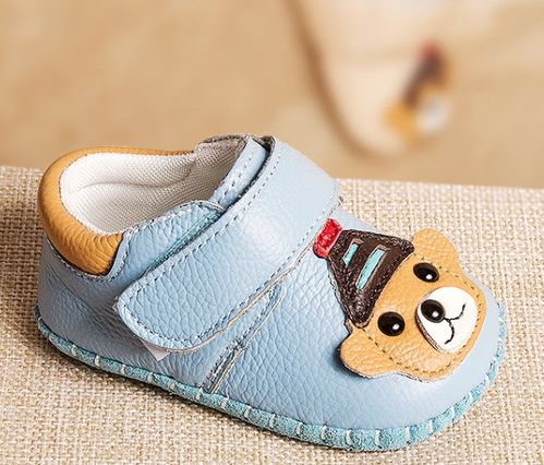 怎样给宝宝挑选合适的鞋子,这几点是关键