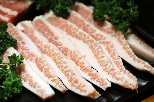 猪肉的价格迎来大翻盘 数万吨冰冻猪肉或豪横入市,能改变现状