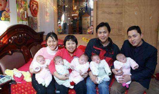 刘姓爸爸喜得五胞胎,家人为起名发愁,爷爷起的名字让人哭笑不得