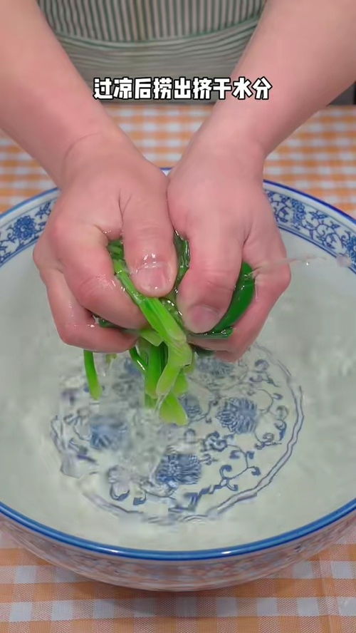 这样做的菠菜鸡蛋糕,我做梦都没想到会这么好吃 