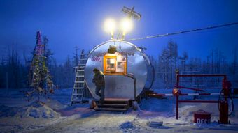 俄罗斯一村庄 最低气温 71 ,有特制的户外厕所