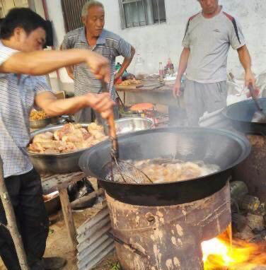 现在农村摆酒席,都选择一条龙服务,什么原因呢