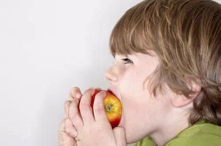 吃苹果等于刷牙 8个养生秘方改善亚健康 