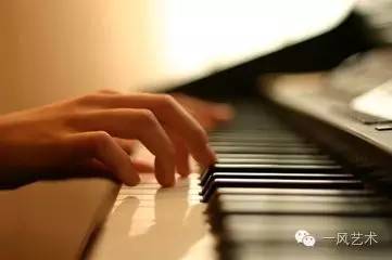 钢琴演奏的触键与音色