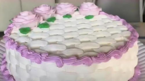 这款蛋糕很适合送你女朋友做生日礼物,网友 我缺买蛋糕的钱吗 