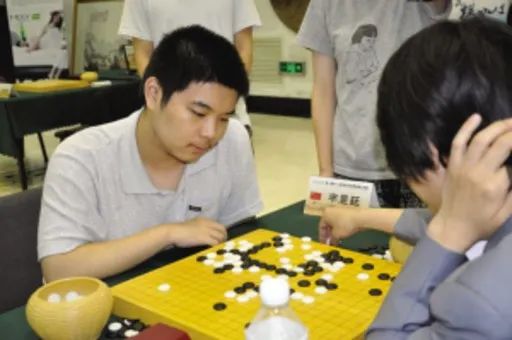 教围棋的世界*,世界围棋*是谁?