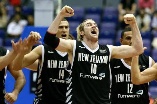 新西兰蓝球世界排名,我想知道现在世界男篮和女篮的排名！男足和女足的排名
