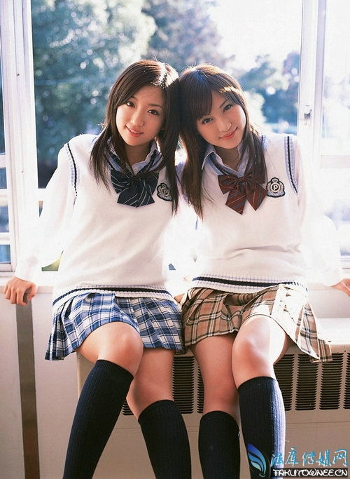 日本女学生校服的裙子为什么这么短 日本女学生冬天也要穿裙子吗