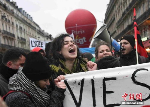 法国大罢工将满月 毫无 退烧 迹象 警民再起冲突