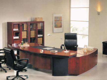 老板办公室桌摆什么木雕好看(老板办公桌摆什么植物招财)