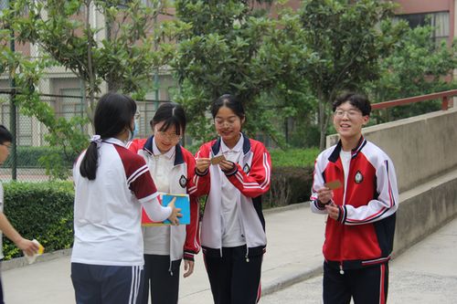 郑州市第七中学女生,河南里有什么好高中?