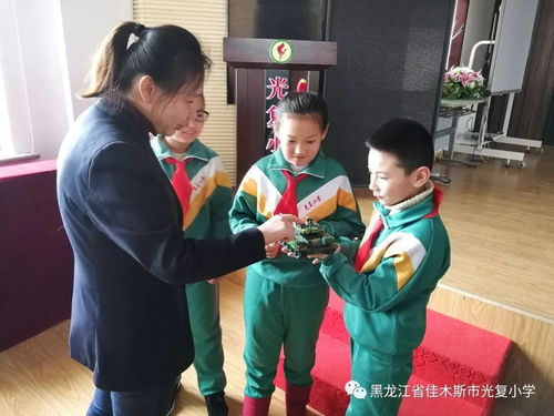 光复小学军事节 五学年军事知识讲座和军事知识竞赛