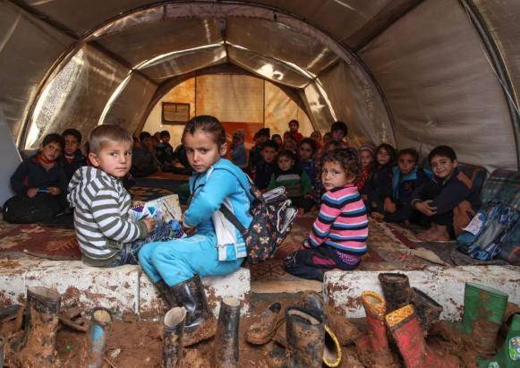 十年战乱 炮火下的叙利亚儿童何以为家
