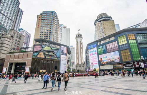 成都和重庆的中心商圈,展现西南大城市的极致繁华,你更喜欢哪个