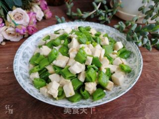 甜豆角炒豆腐的做法 甜豆角炒豆腐怎么做 清水淡竹的菜谱 