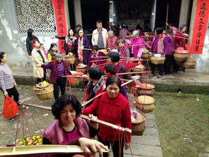 深圳坪山大万村祭祖 祭品摆满祠堂场面壮观 