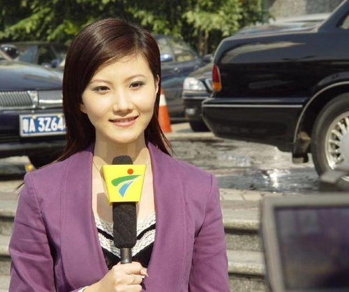 广东电视珠江台节目主持人云菲,广东地区最受欢迎主持人之一