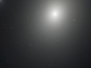 震撼 哈勃太空望远镜最新拍摄壮观星系 