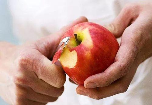 每天吃苹果,可以预防心脏病 那应该生吃还是熟吃 今天告诉你