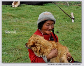 色达高原 藏族老人