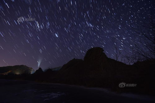 新疆巴州 双子座流星雨绽放夜空 