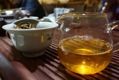 隔夜水 隔夜茶 隔夜肉和隔夜菜,究竟哪个不能吃 医生来告诉你