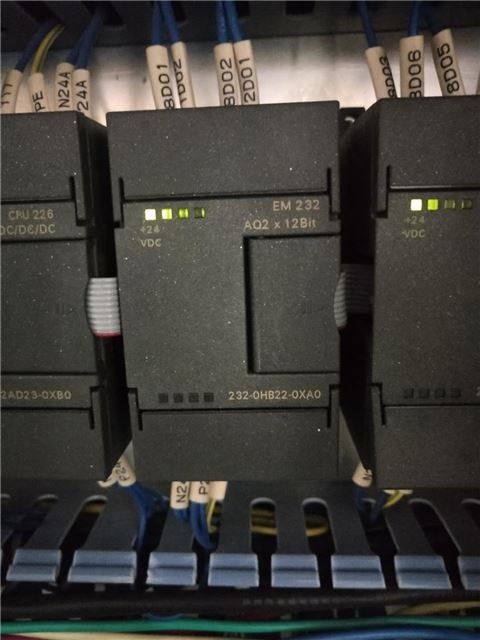 西门子PLC200和PLC300的区别是什么 (plc300停车场入口控制系统)