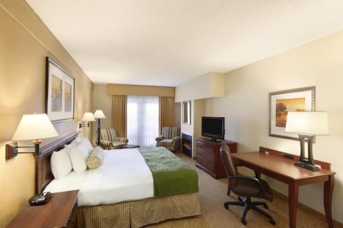 country inn & suites by radisson oklahoma city airport ok,Location and Accessibility