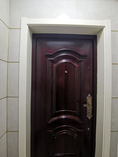 防盗门有必要装门套吗 开发商装的不结实,我家连入户门一起换了