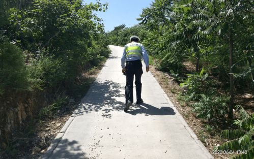 兴寿镇 一车五人被困野山险境 警民合力救助解困