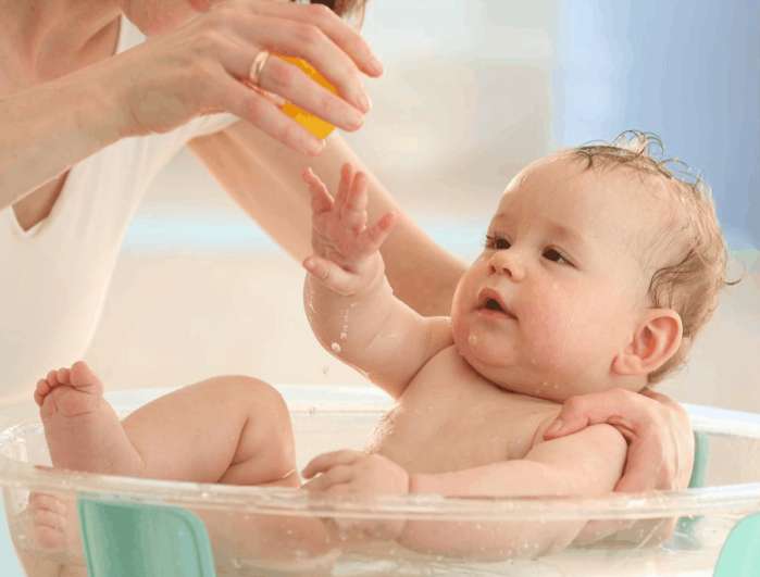 宝宝发烧后, 有效的物理降温方法让孩子少受罪