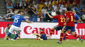 2012欧洲杯西班牙意大利,激烈的开场