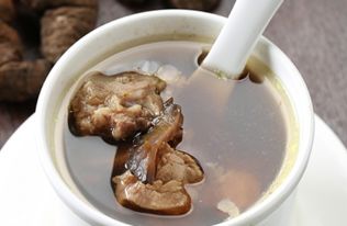 龙骨汤是什么骨头 猪龙骨和什么煲汤最好