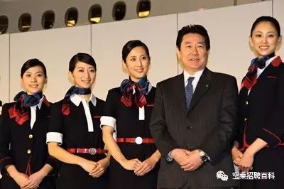 日本航空招聘空中乘务员 