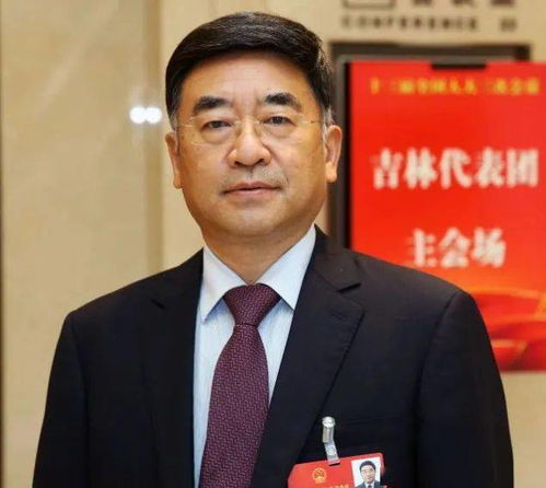 两会金融代表访谈 全国人大代表 中国银行业协会秘书长刘峰 完善银行业数据治理 加快推动数字化转型