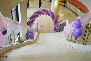 婚礼楼梯布置图片 气球纱幔如何布置婚礼楼梯