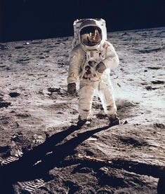 美国人到底是真登月还是假登月 月球没有发射塔,如何返回地球